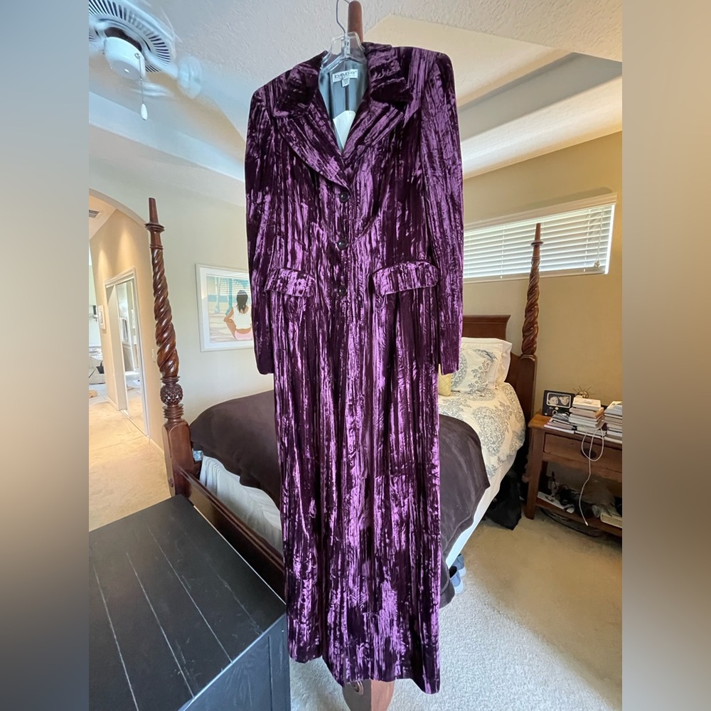 Vintage Bebe 90’s crushed velvet purple long coat, fully lined.